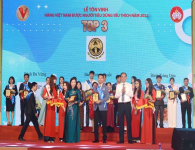 Vua Đặc Sản nhận giải TOP 3 “Hàng Việt Nam được người tiêu dùng yêu thích” năm 2022
