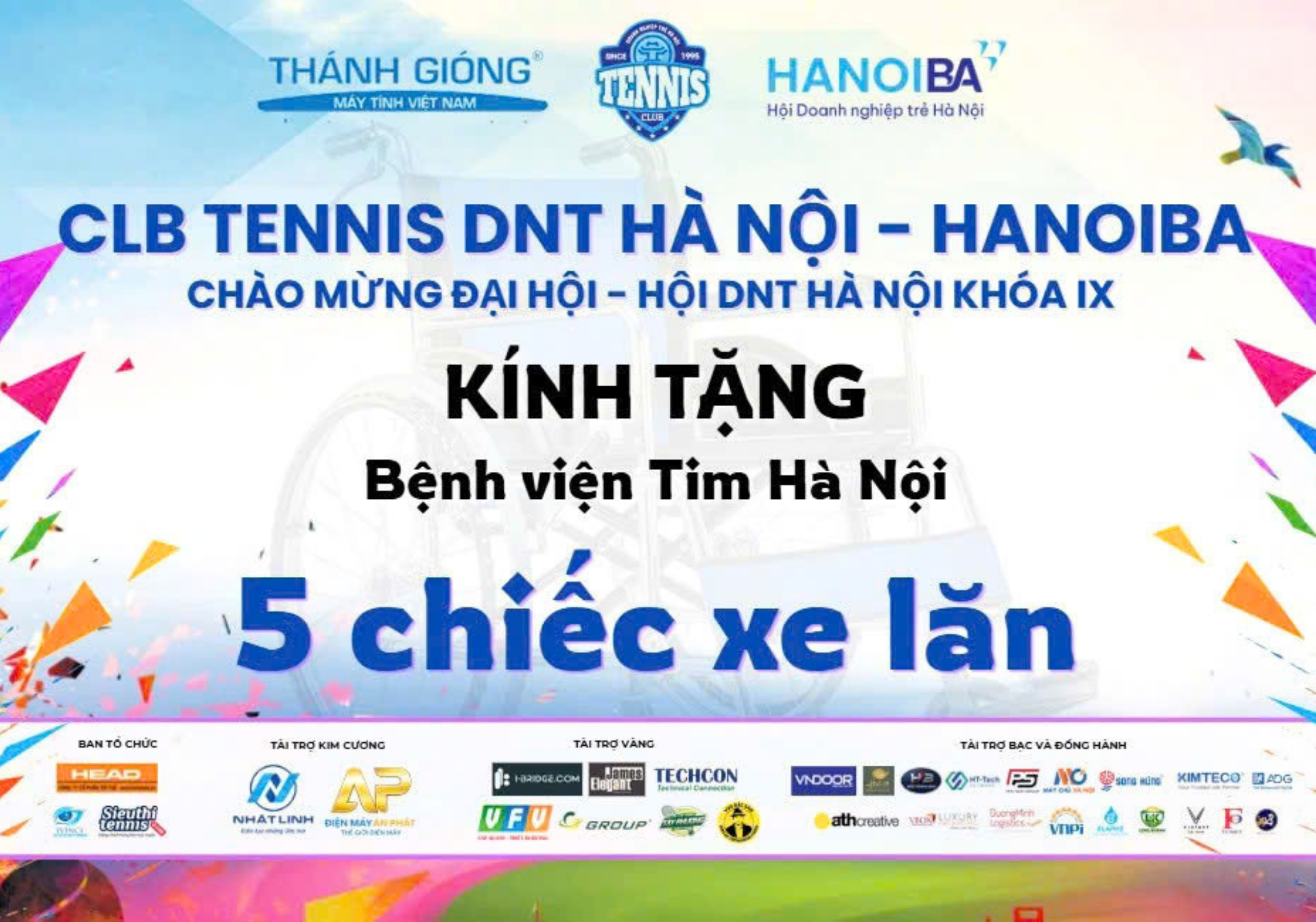 Vua-dac-san-dong-hanh-trao-tang-30-xe-lan-2