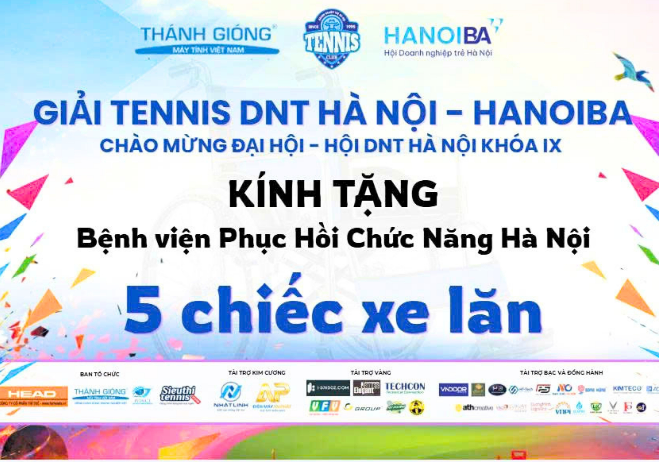 Vua-dac-san-dong-hanh-trao-tang-30-xe-lan