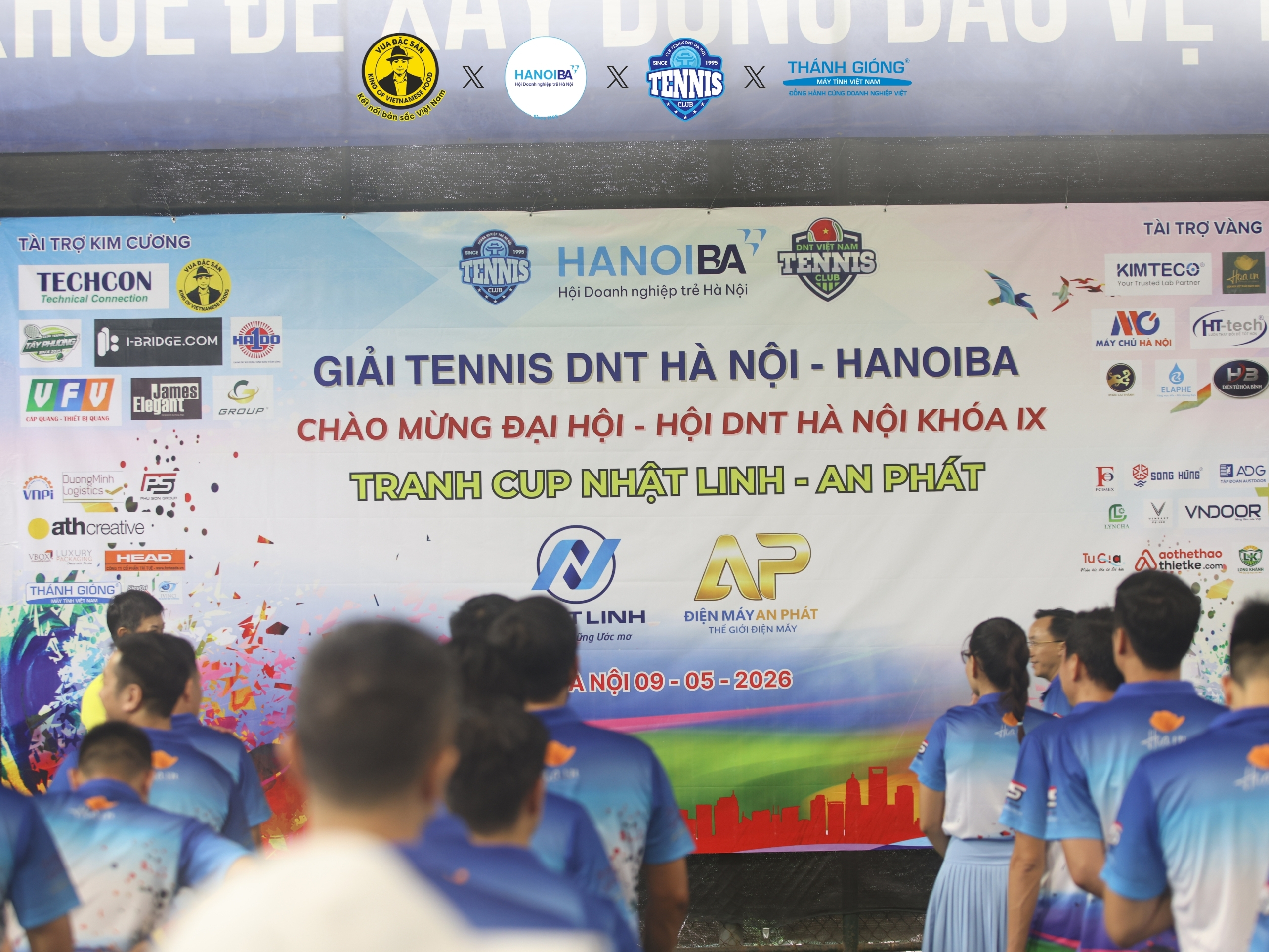 vua-dac-san-tai-tro-giai-tennis-doanh-nghiep-tre-ha-noi-2026-10