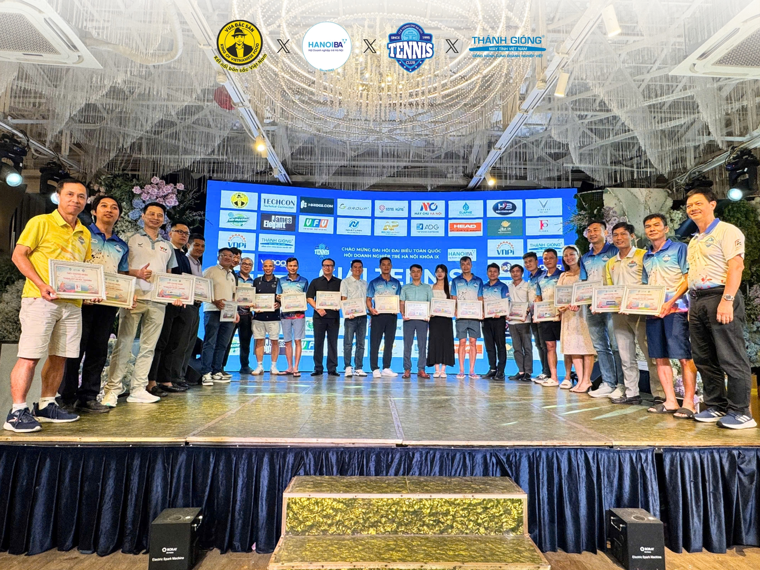 vua-dac-san-tai-tro-giai-tennis-doanh-nghiep-tre-ha-noi-2026-5